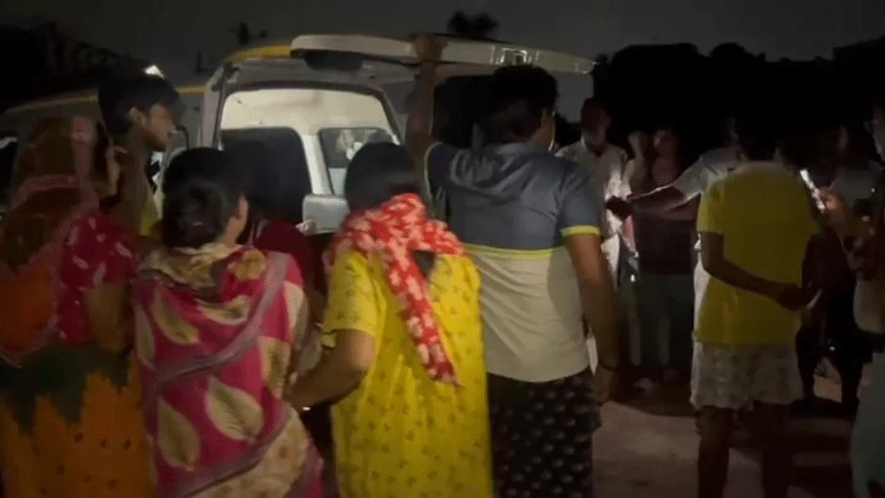 রাস্তার জন্য খোঁড়া গর্তে পড়ে মর্মান্তিক মৃত্যু