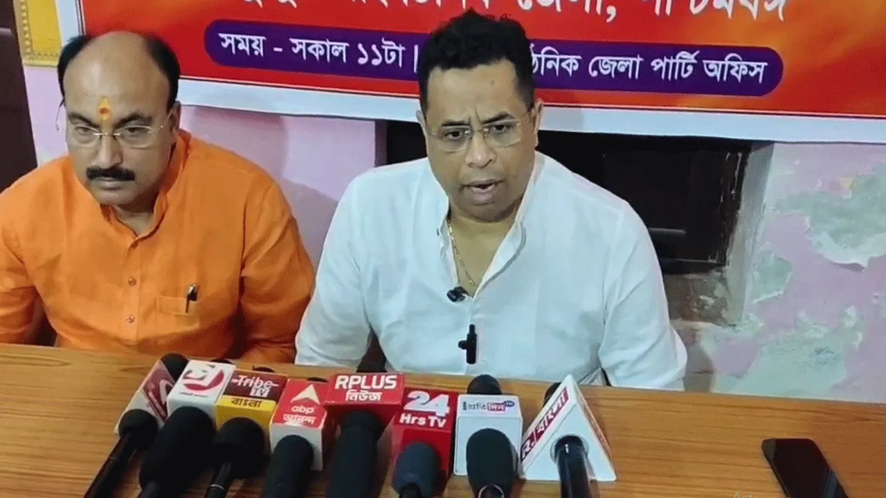 “এই রাজ্যের পাকিস্তানিরা মুখ্যমন্ত্রীর ভোটের দুধেল গাই” কটাক্ষ বিজেপি সাংসদের