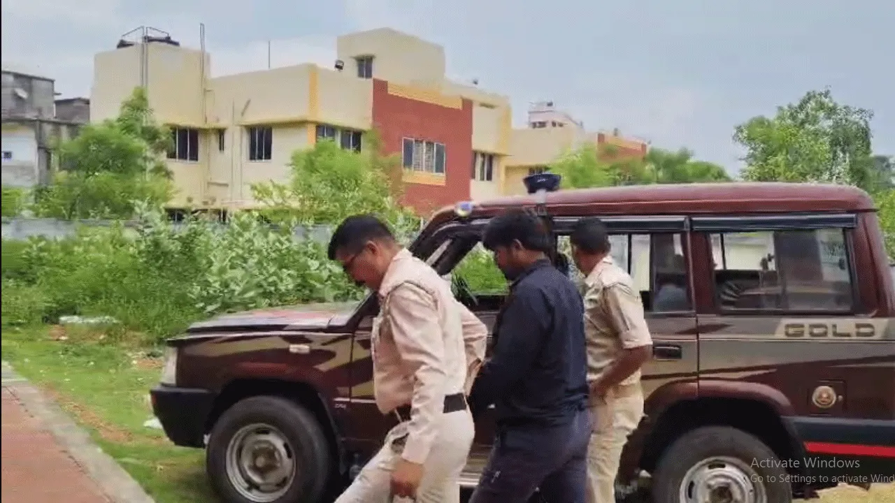দেশ বিরোধী বার্তা ছড়ানোর অভিযোগ গ্রেফতার যুবক