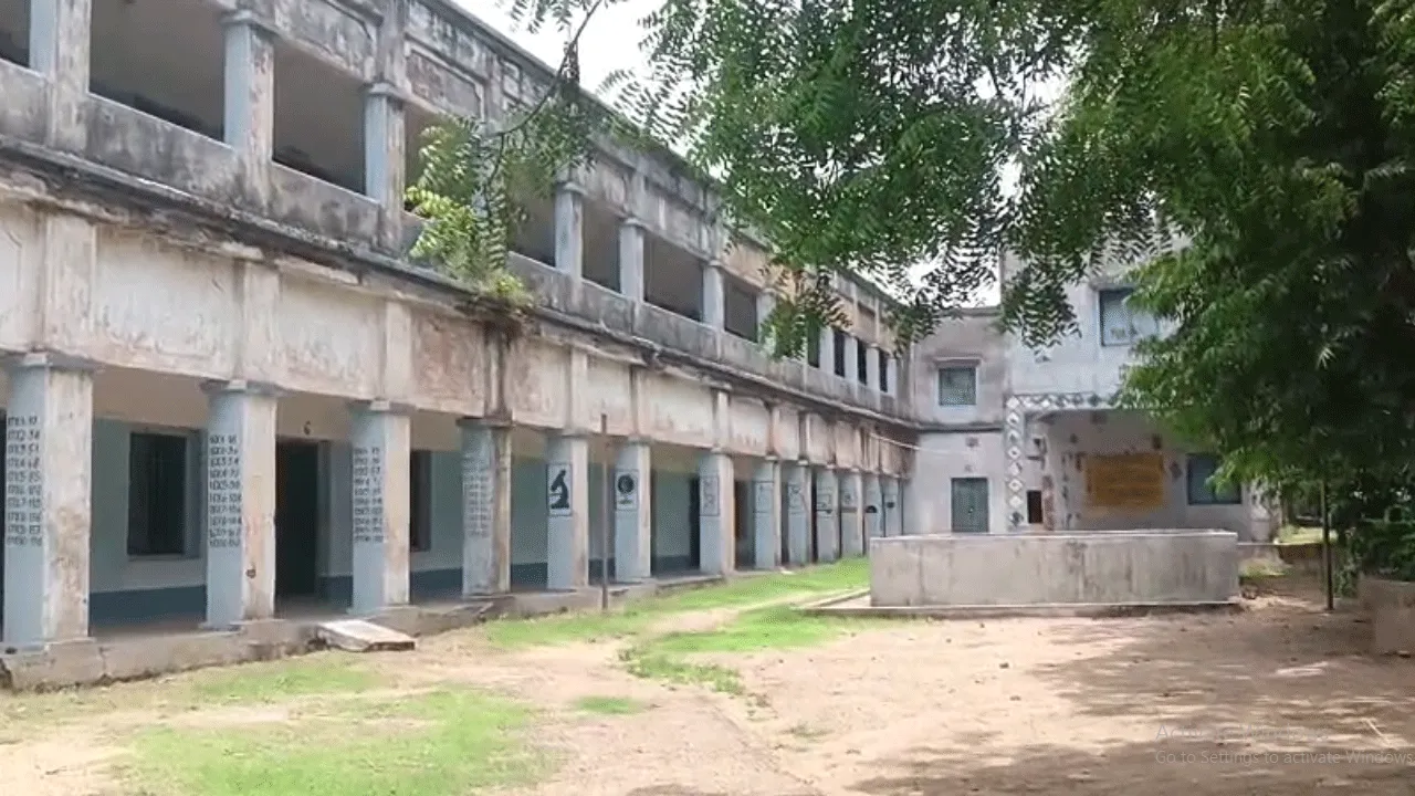 শিক্ষক সংকট, একাদশে ভর্তি বন্ধ রাখল আসানসোলের স্কুল