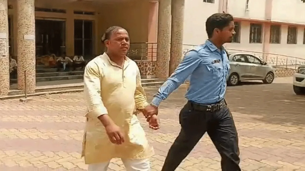 আসানসোলে পড়ুয়াকে যৌন নির্যাতন ও আত্মহত্যার ঘটনায় ধৃত অভিযুক্ত