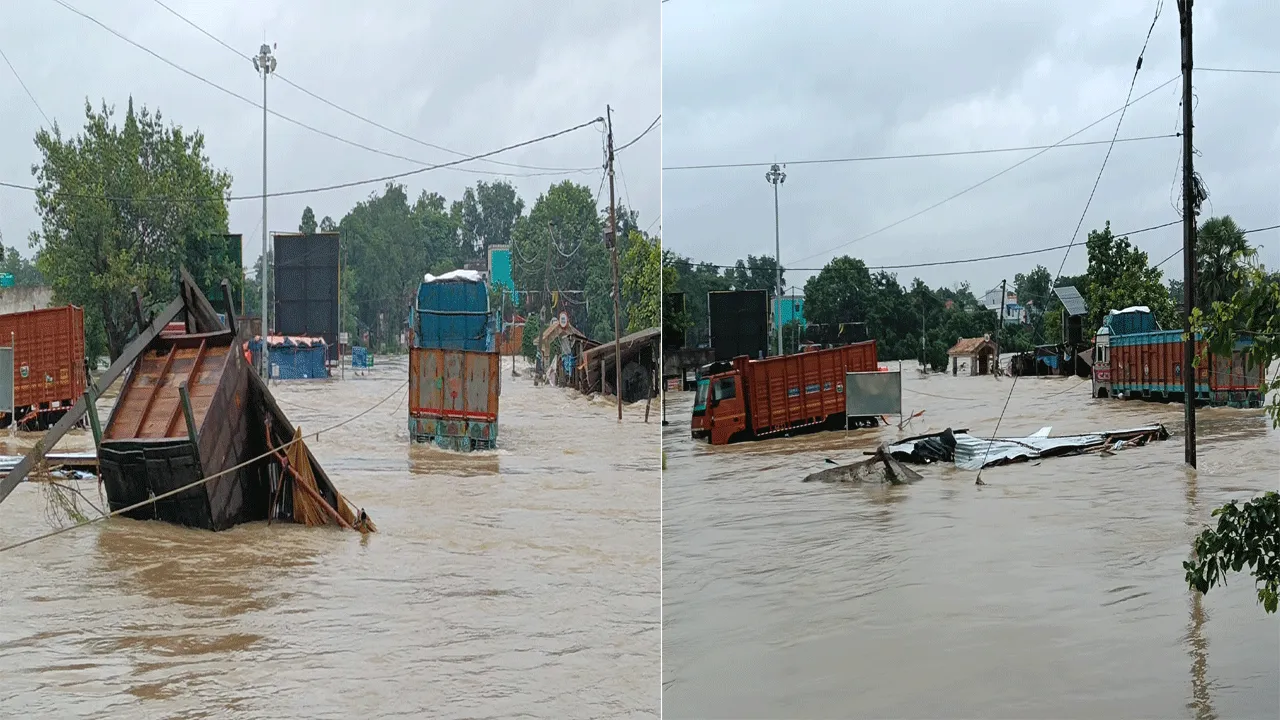 অতি ভারী বর্ষণে বিপর্যস্ত বাঁকুড়ার জনজীবন
