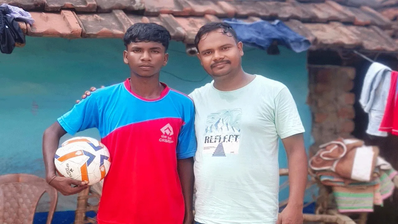 ফুটবলের আন্তর্জাতিক মঞ্চে খেলার সুযোগ দুর্গাপুরের সুরজিৎ হেমব্রমের