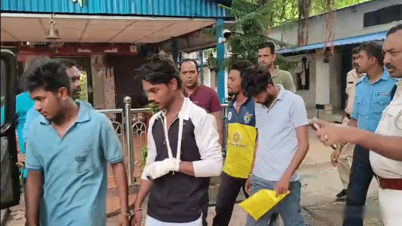 দুর্গাপুর মহকুমা হাসপাতালে ভাঙচুরের ঘটনায় ধৃত চার