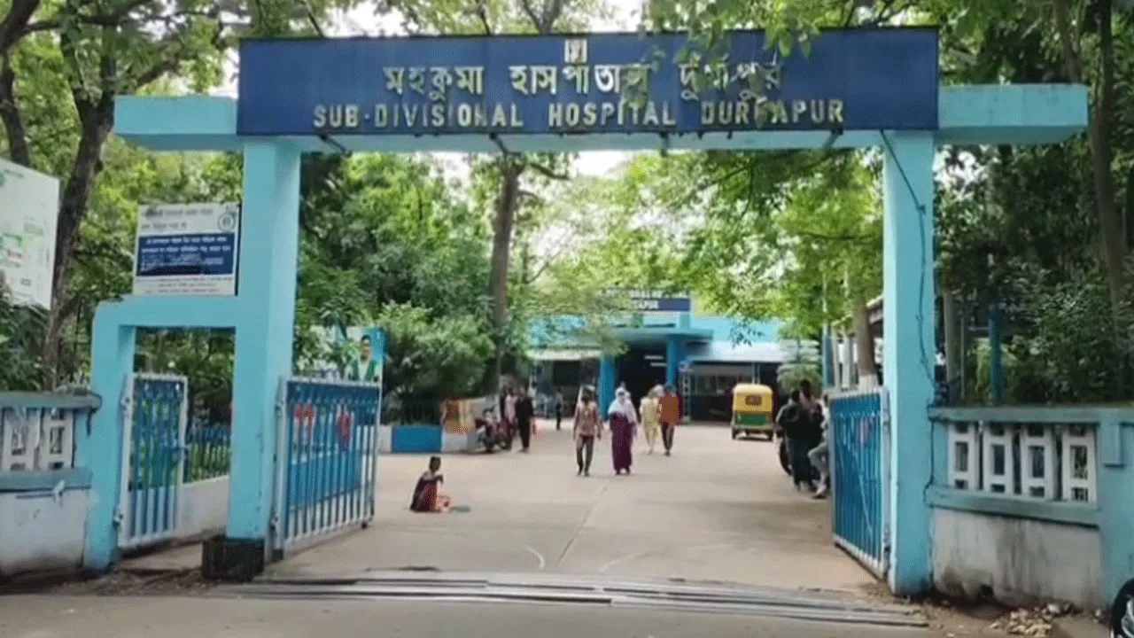 দুর্গাপুর মহকুমা হাসপাতালে ভাঙচুর তাণ্ডব মদ্যপ যুবক দলের