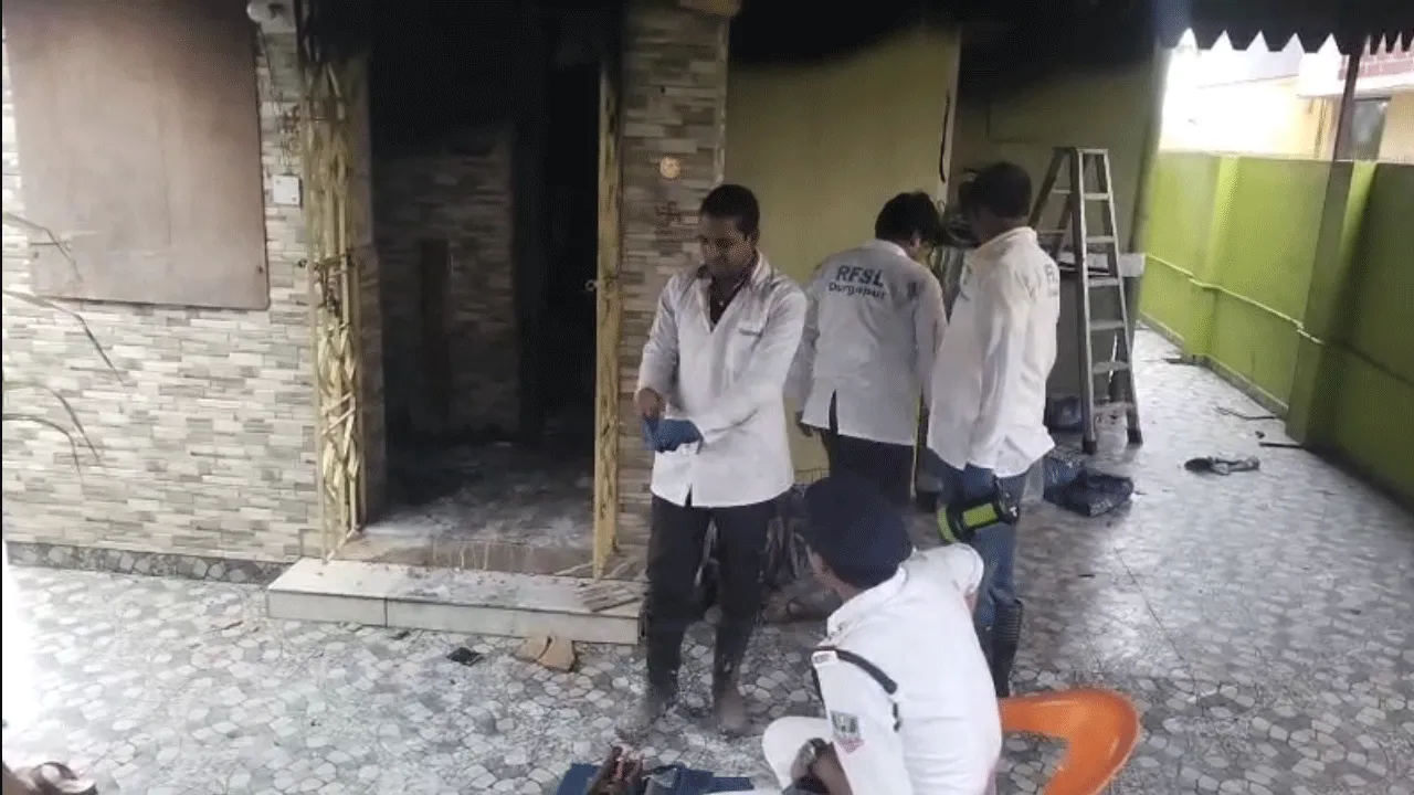 বৈশালী পার্কে অগ্নিকাণ্ডের ঘটনার তদন্তে ফরেনসিক দল