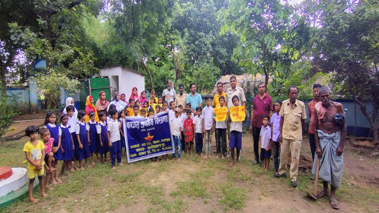 বনদপ্তরের উদ্যোগে আউসগ্রামে পালিত হলো বনমহোৎসব