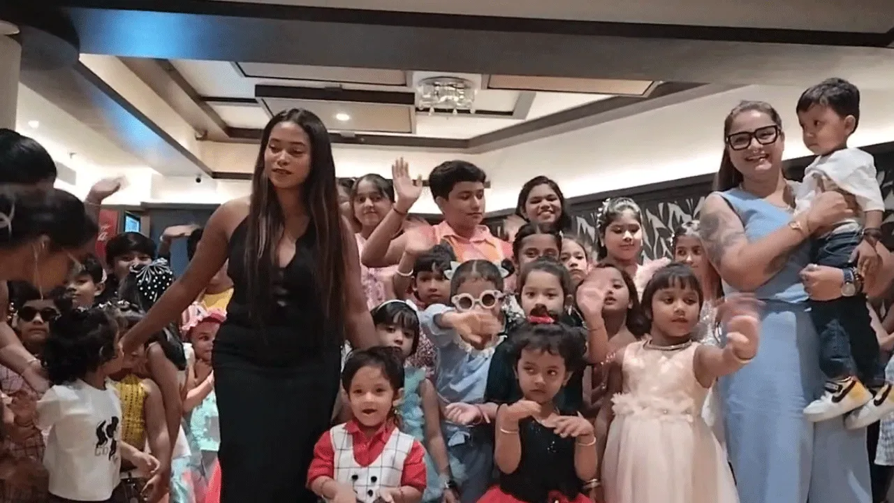 দুর্গাপুরে ‘ন্যাশনাল গোল্ডেন আইকন ২০২৫’ এর শেষ মুহূর্তের গ্রুমিং ও প্রস্তুতি