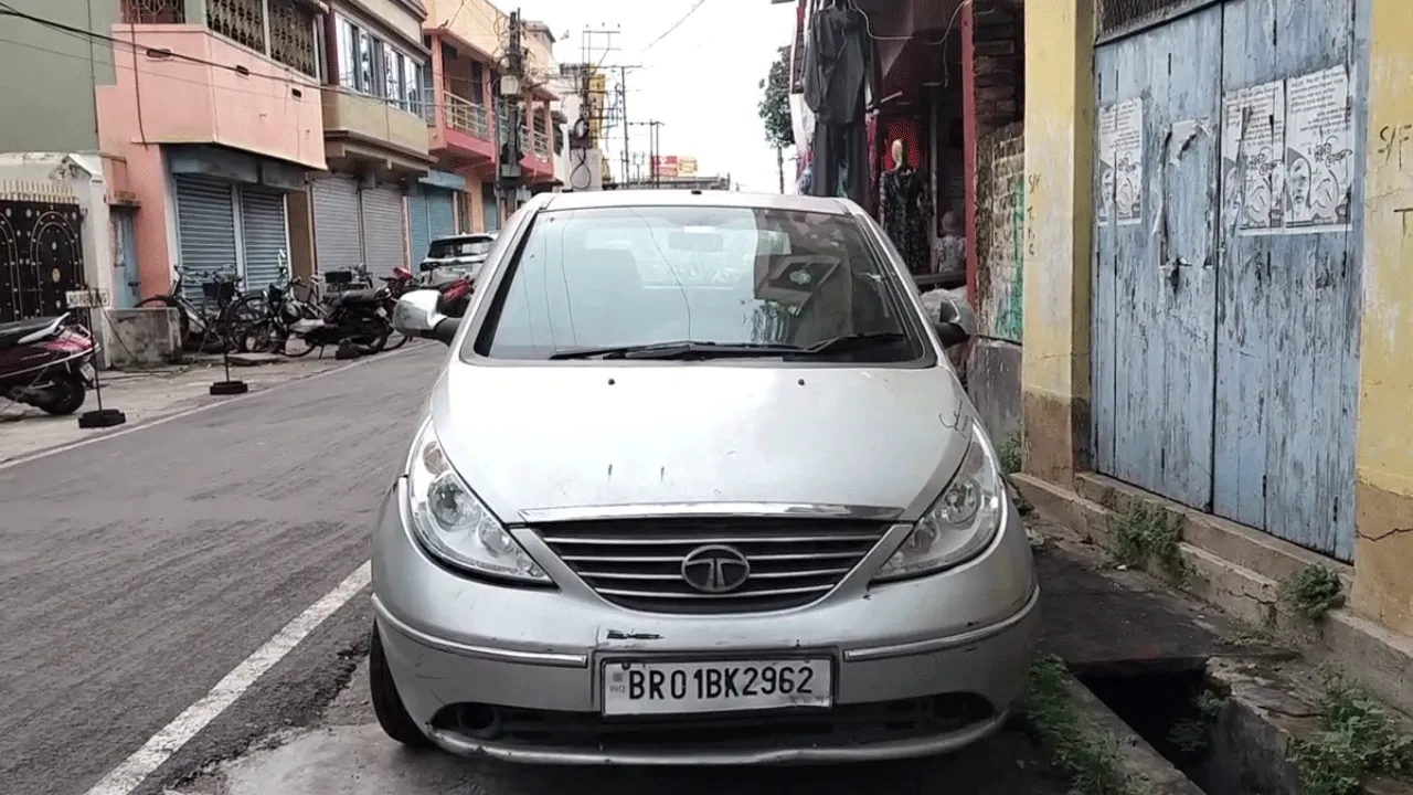 বেনাচিতি বাজারে বিহারের সন্দেহভাজন গাড়ি, উধাও চালক