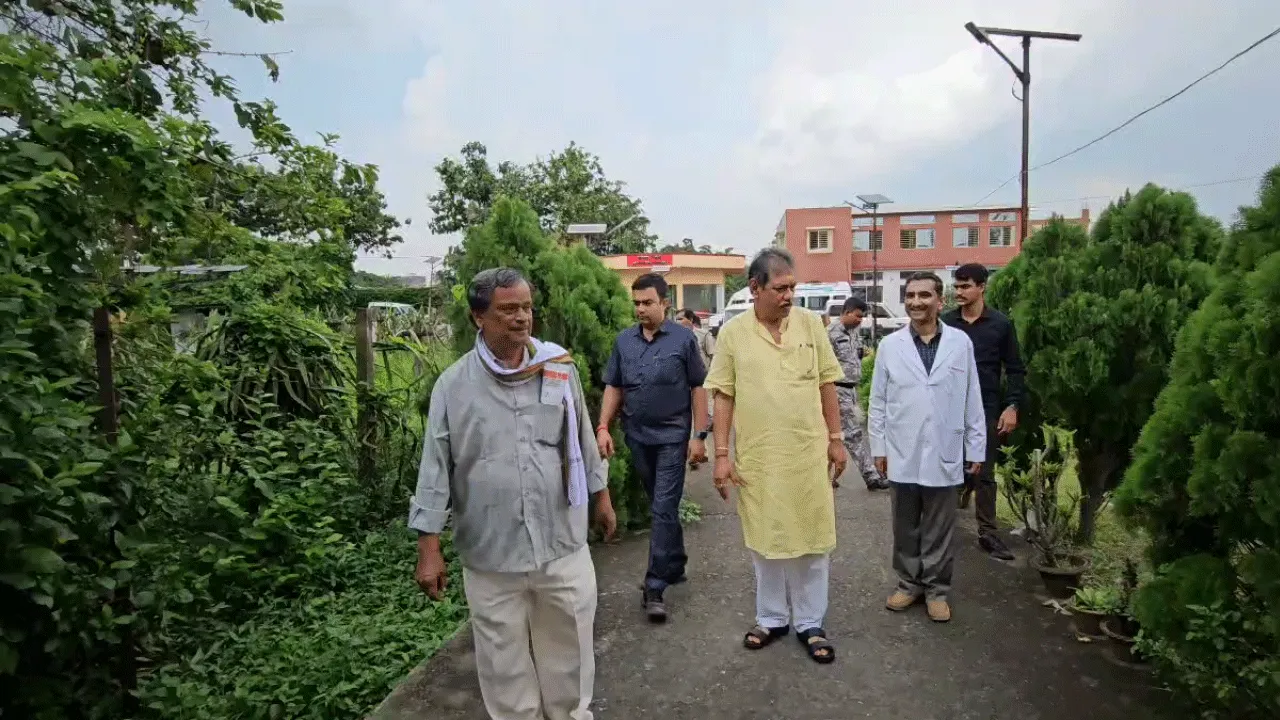 বৃদ্ধাশ্রমের বাবা-মায়েরদের বিনামূল্যে চিকিৎসা পরিষেবা, উদ্যোগে বিধায়ক