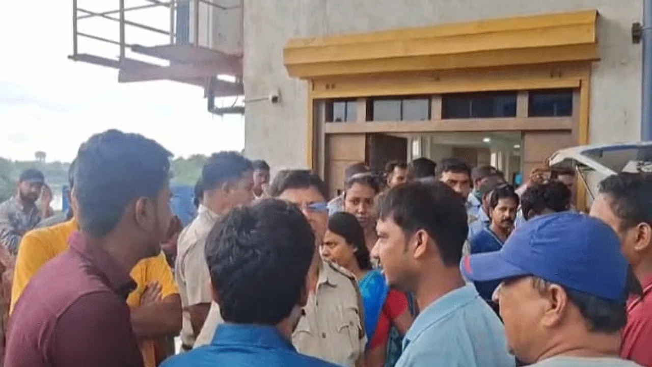 আসানসোলে বেসরকারি হাসপাতালে বিক্ষোভ, উত্তেজনা