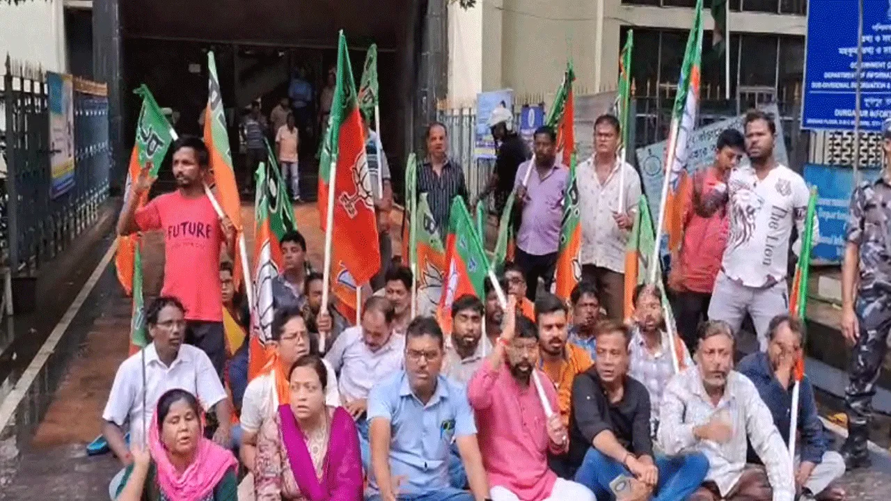 দুর্গাপুরে “কালা দিবস” পালন বিজেপির