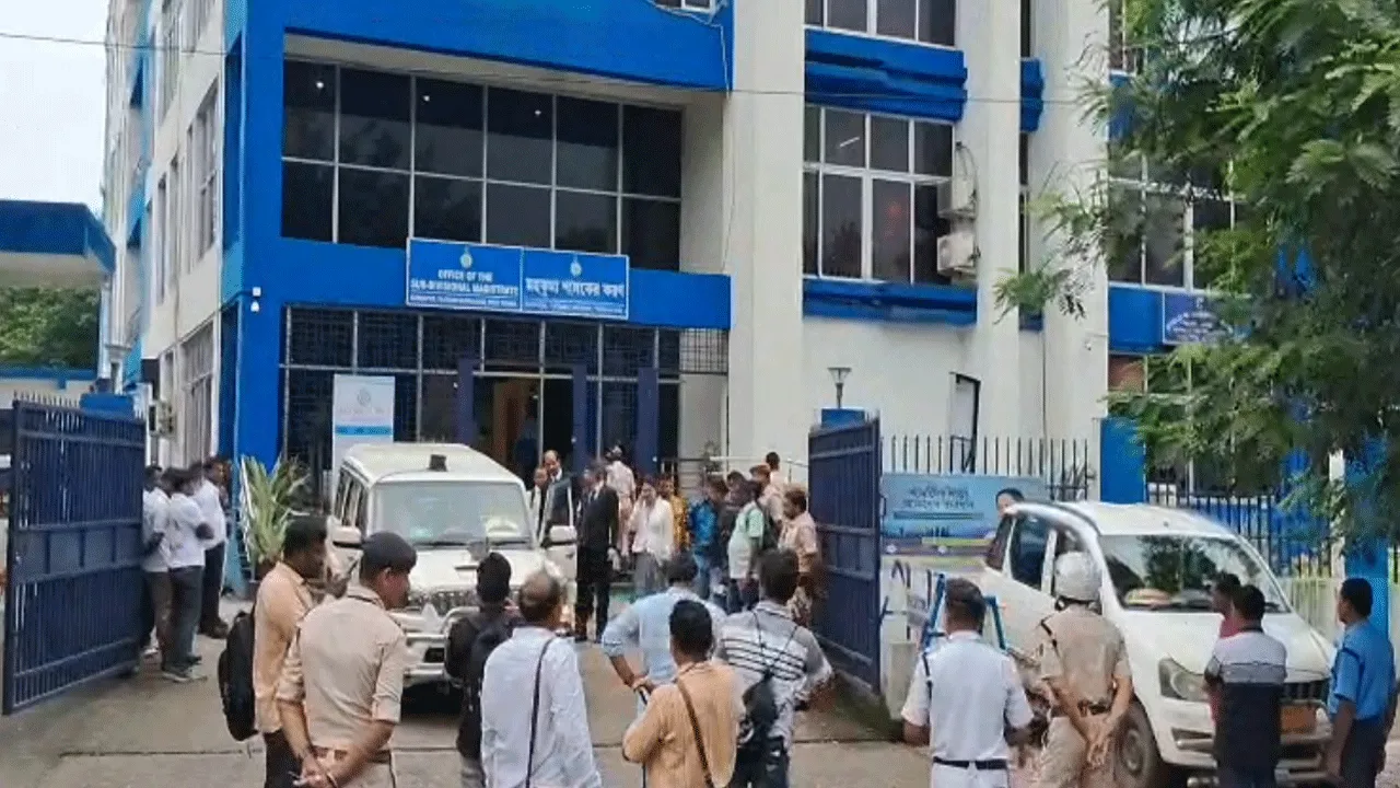 শিশু সুরক্ষা নিয়ে দুর্গাপুরে অনুষ্ঠিত হল উচ্চস্তরের প্রশাসনিক বৈঠক