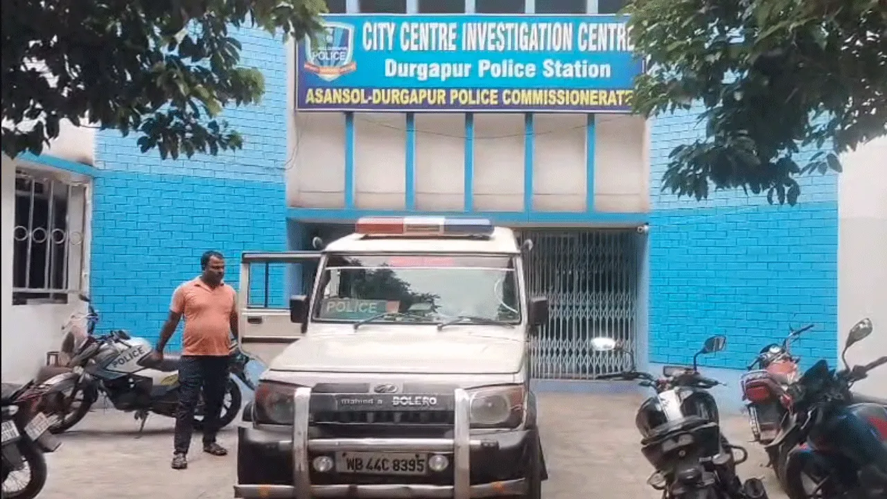 সিটিসেন্টারে হার ছিনতাইয়ের ঘটনায় ধৃত পলাতক তিন দুষ্কৃতী