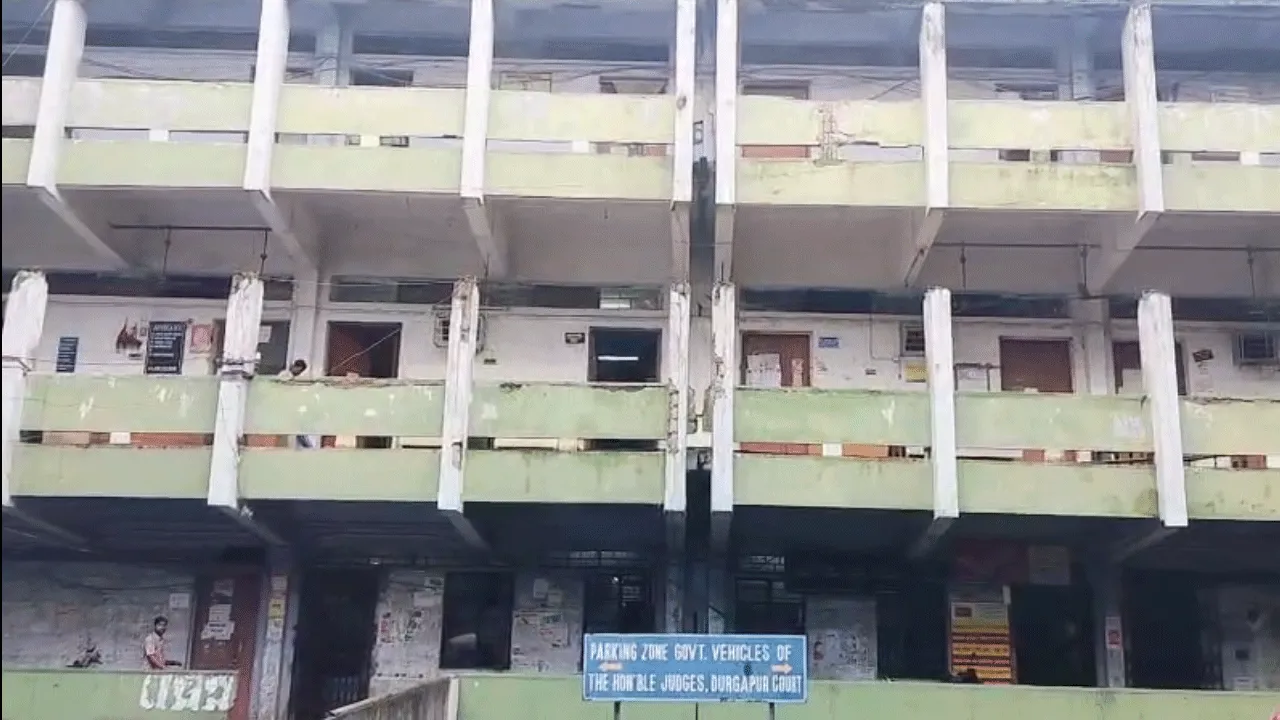 দুর্গাপুর মহকুমা আদালতের আইনজীবীদের  কর্মবিরতি