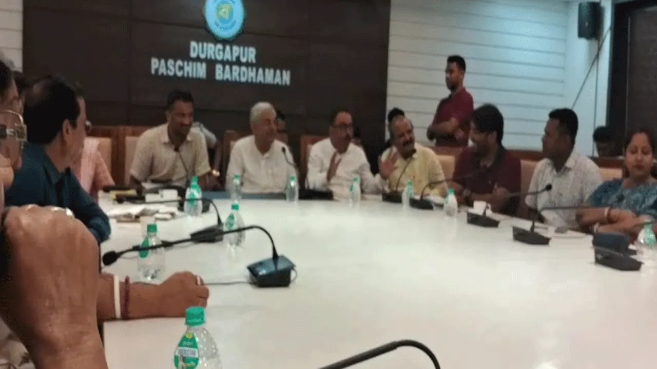 দুর্গাপুজোর কার্নিভাল নিয়ে প্রশাসনিক বৈঠক
