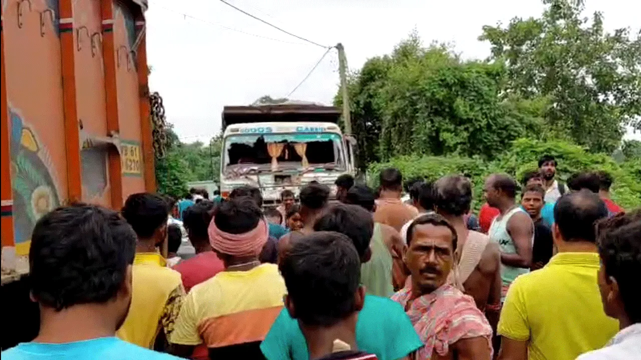 লরির চাকায় পিষ্ট হয়ে মৃত্যু যুবকের, উত্তেজনা কাঁকসায়