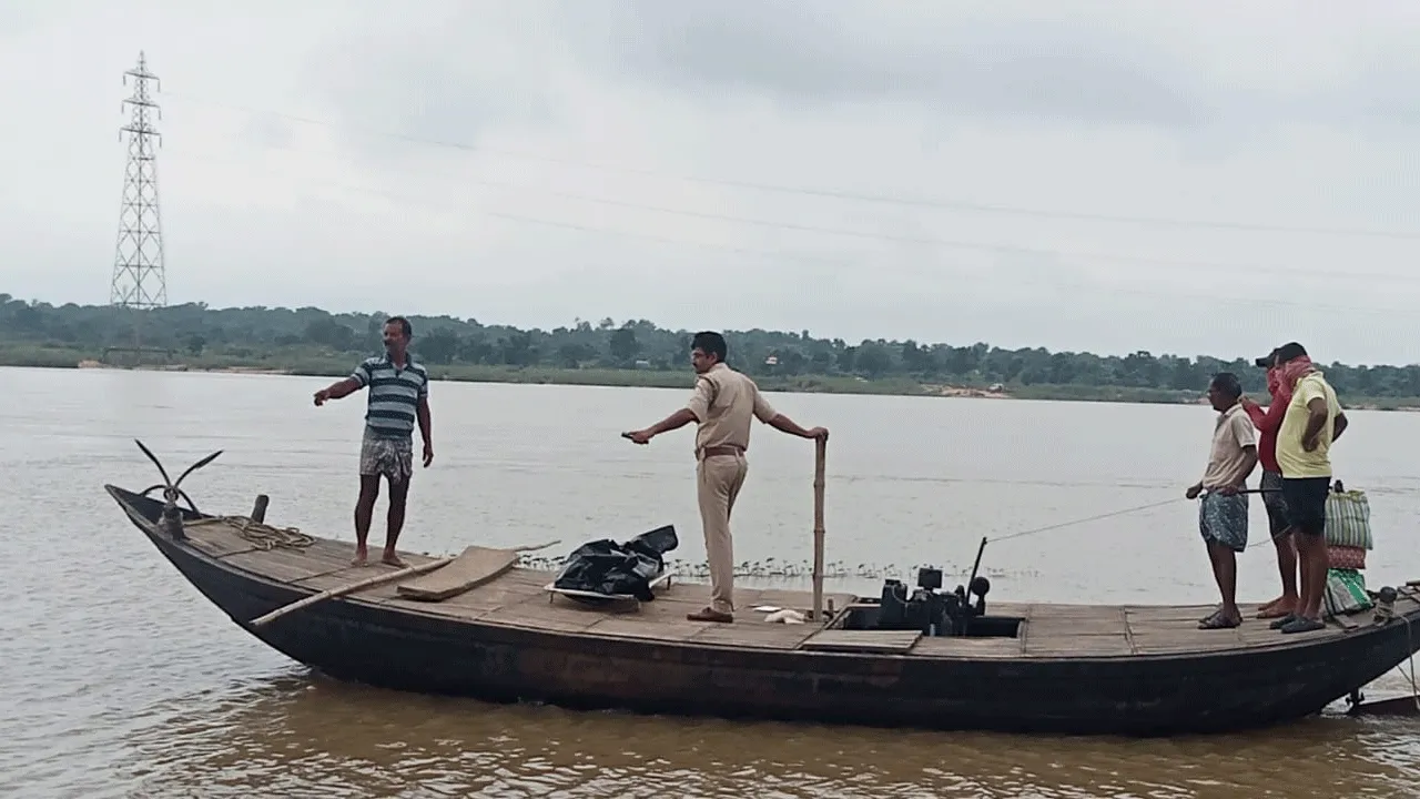 দামোদরের চরে গৃহবধূর দেহ উদ্ধার, চাঞ্চল্য