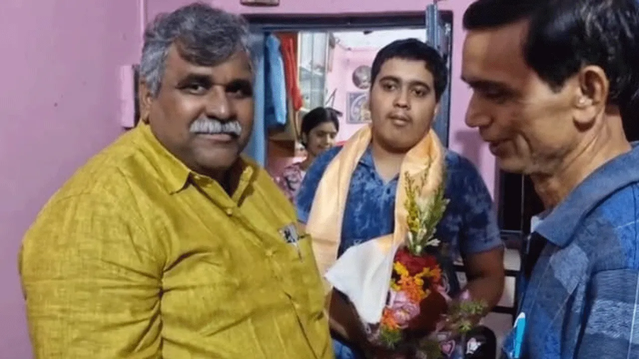 নিটে দেশের মধ্যে প্রথম রানিগঞ্জের কল্যাণ, কথা বলবেন রাষ্ট্রপতি ও প্রধানমন্ত্রী