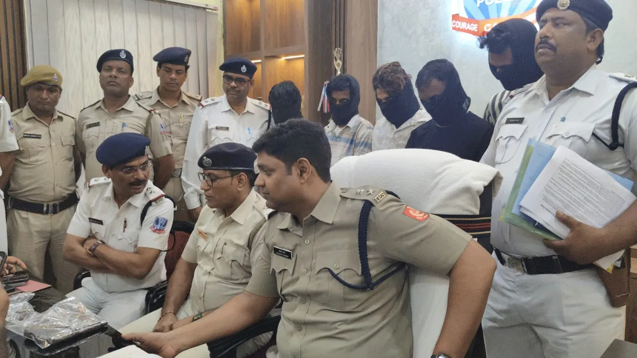কুলটিতে পুর কর্মী খুনের কিনারায় বড় সাফল্য পুলিশের, উদ্ধার বাইক ও পিস্তল