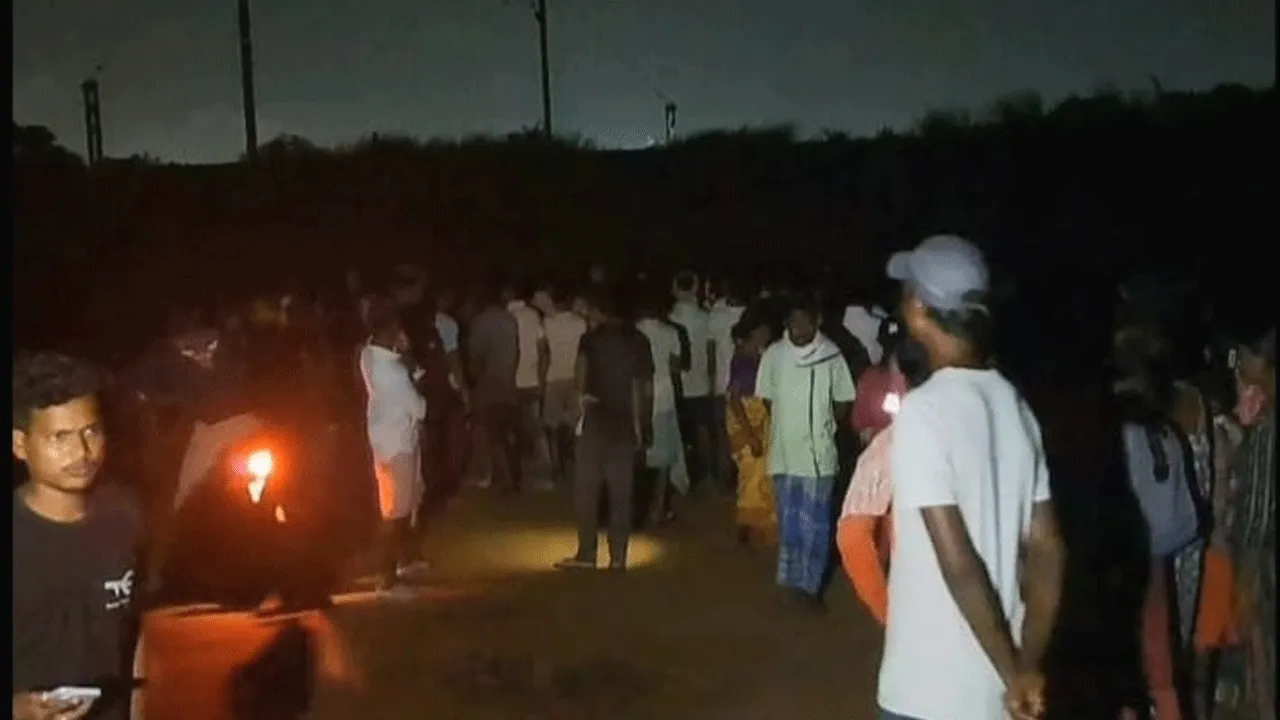 বিশ্বকর্মা পুজোর জন্য গাড়ি নিয়ে ফেরার পথে দুর্ঘটনায় মৃত্যু যুবকের