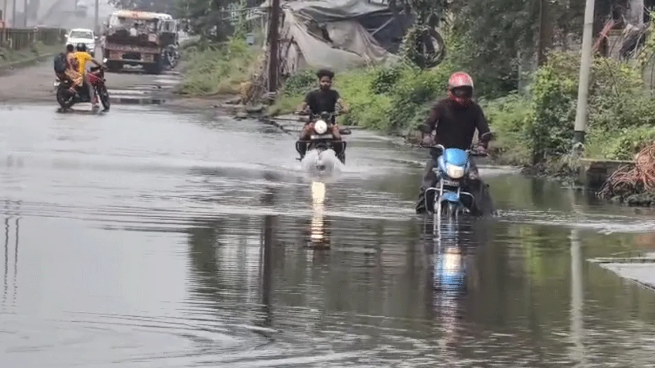 দুর্গাপুরে রাস্তার জল নিকাশির উদ্যোগ নিলেন সিএমইআরআই-এর বিজ্ঞানীরা