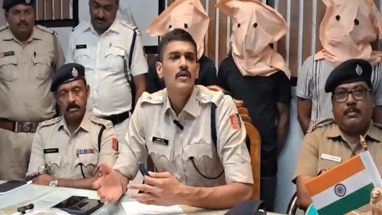 কেওয়াইসি আপডেট করার নামে প্রতারণা, অন্ডাল থেকে গ্রেফতার জামতাড়া গ্যাংয়ের ৮ সদস্য