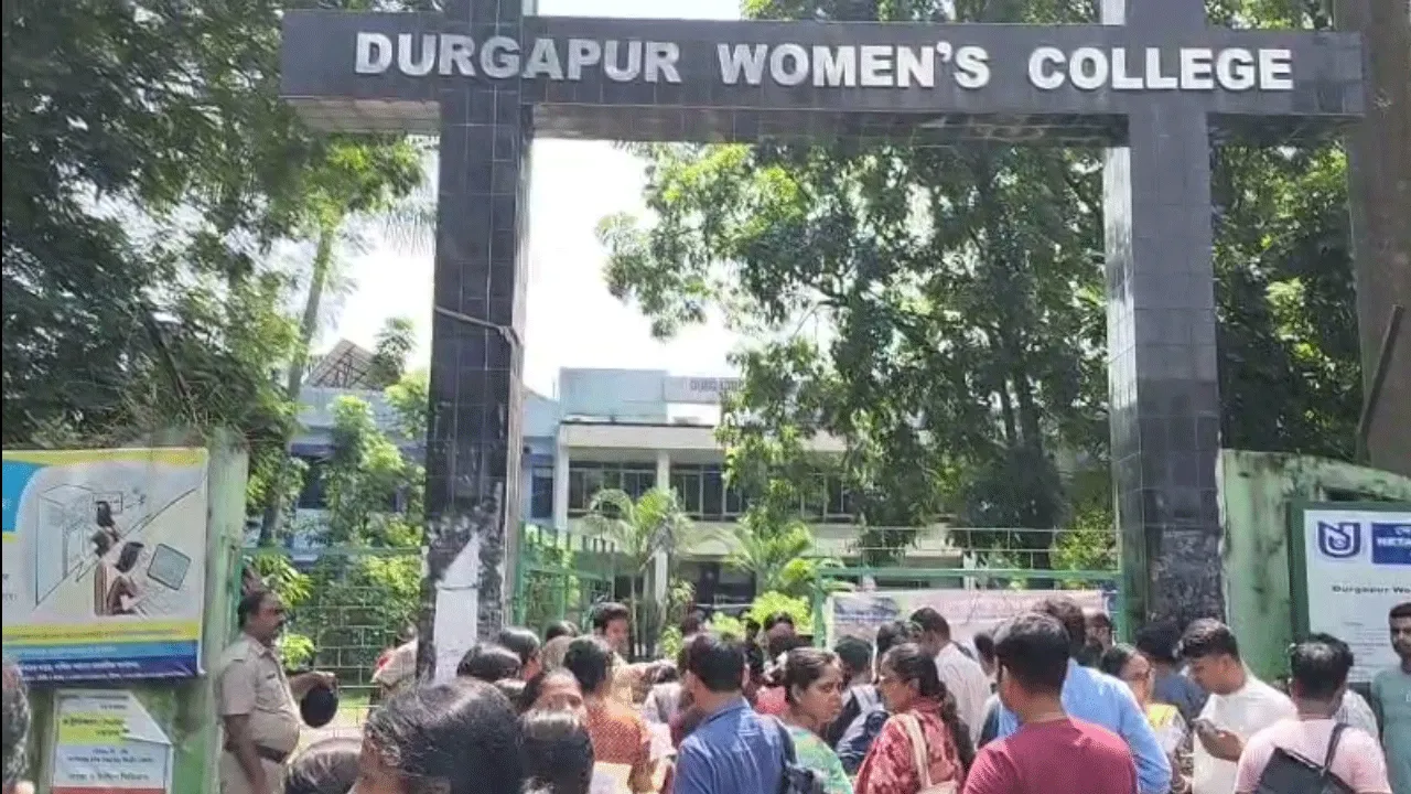 মোটের উপর নির্বিঘ্নেই শেষ হল স্কুল সার্ভিস কমিশনের শিক্ষক নিয়োগ পরীক্ষা