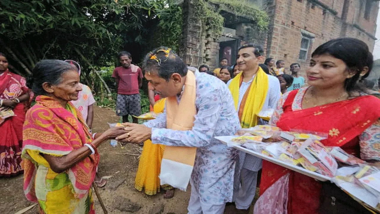 পাণ্ডবেশ্বরে বিধায়কের উদ্যোগে “মাতৃবরণ”