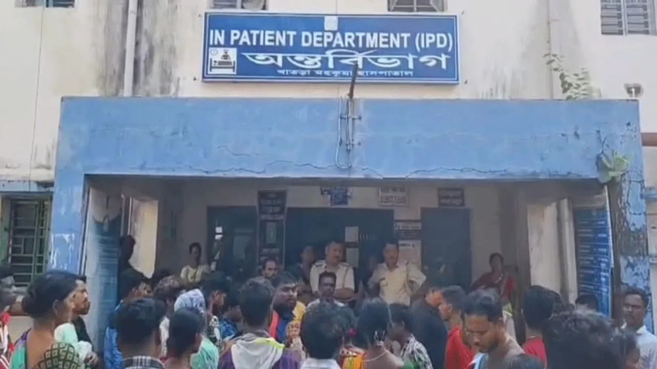প্রসবকালে নার্সের অমানবিক আচরণ, গাফিলতিতে শিশু মৃত্যু, বিক্ষোভ