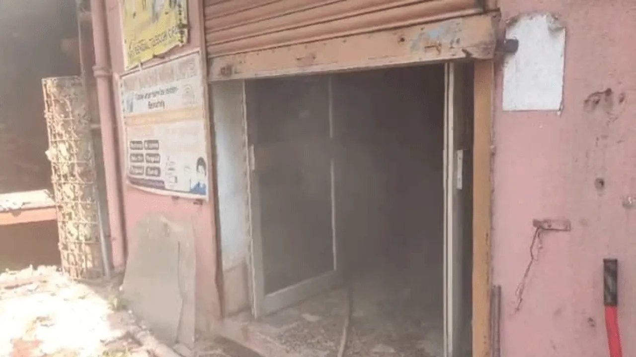 দুর্গাপুরে বিএসএনএল অফিসে আগুন