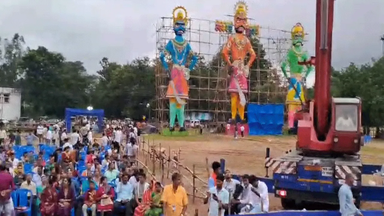 দুর্গাপুরে পালিত হল রাবণ দহন অনুষ্ঠান