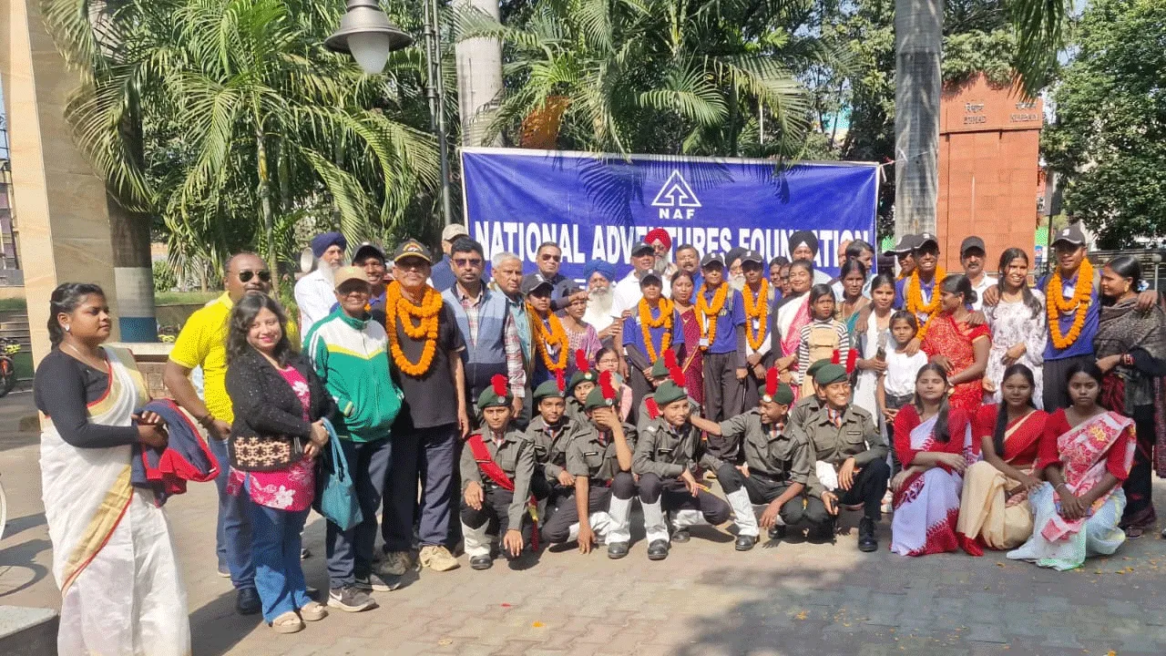 হিমালয়ের সুউচ্চ পর্বতশৃঙ্গে সফল সাইকেল অভিযান, নজরে ১০ পড়ুয়া