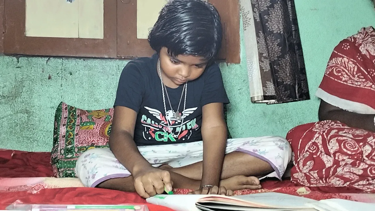 দূরারোগ্য অ্যানিমিয়ায় আক্রান্ত ছোট্ট আঁখি, ক্ষুদ্র দানে বাঁচতে পারে একটি প্রাণ