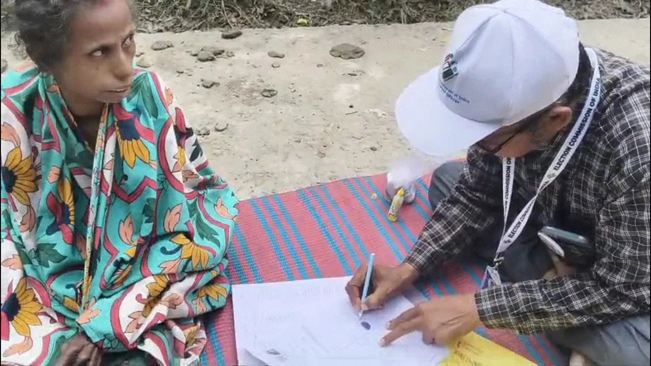 সাহায্য়ের হাত বাড়িয়ে দিলেন বিএলও