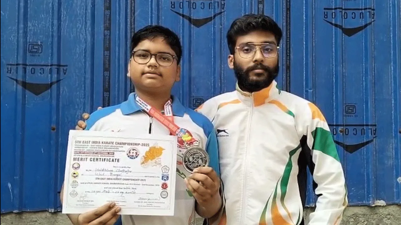 ক্যারাটেতে পদক জিতে নজর কাড়ল বাঁকুড়ার প্রত্যন্ত এলাকার কিশোর