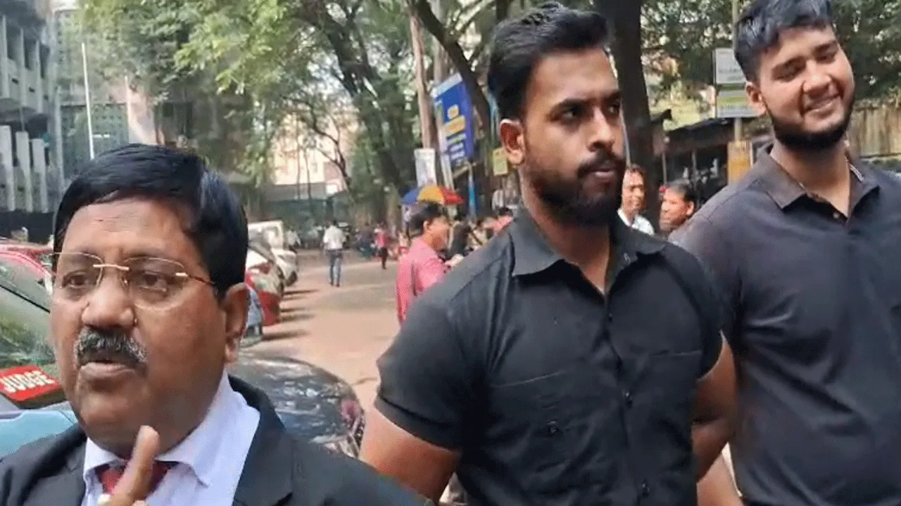 দুর্গাপুর বার অ্যাসোসিয়েশনের ভোটে বাউন্সার!
