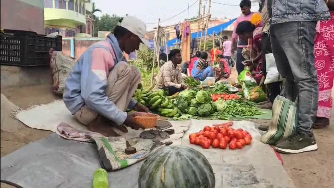 শীতের বাজারে সবজির দামে আগুন, হাঁসফাঁস অবস্থা