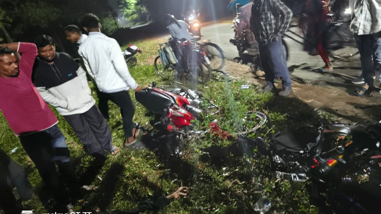দুর্গাপুরে বাইক দুর্ঘটনায় মৃত্যু ফুটবলার সহ ২ তরুণের
