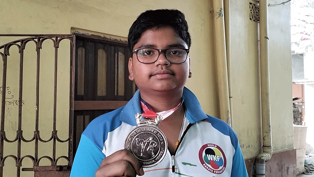 জাতীয় স্তরের ক্যারাটে প্রতিযোগিতায় নজর কাড়ল বাঁকুড়ার ঋদ্ধিমান