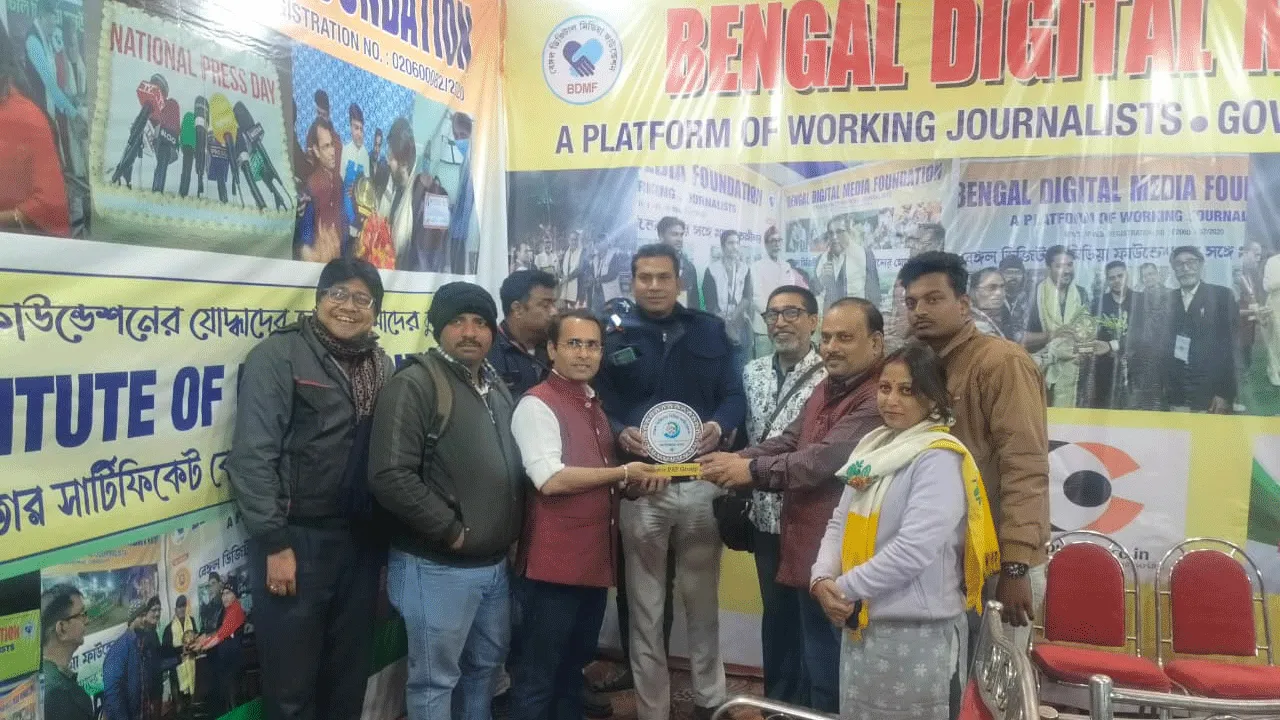 বেঙ্গল ডিজিটাল মিডিয়া ফাউন্ডেশন ও এডিসিপি ট্রাফিক বিভাগের যৌথ উদ্যোগে পথ নিরাপত্তা নিয়ে সচেতনতা কর্মসূচি