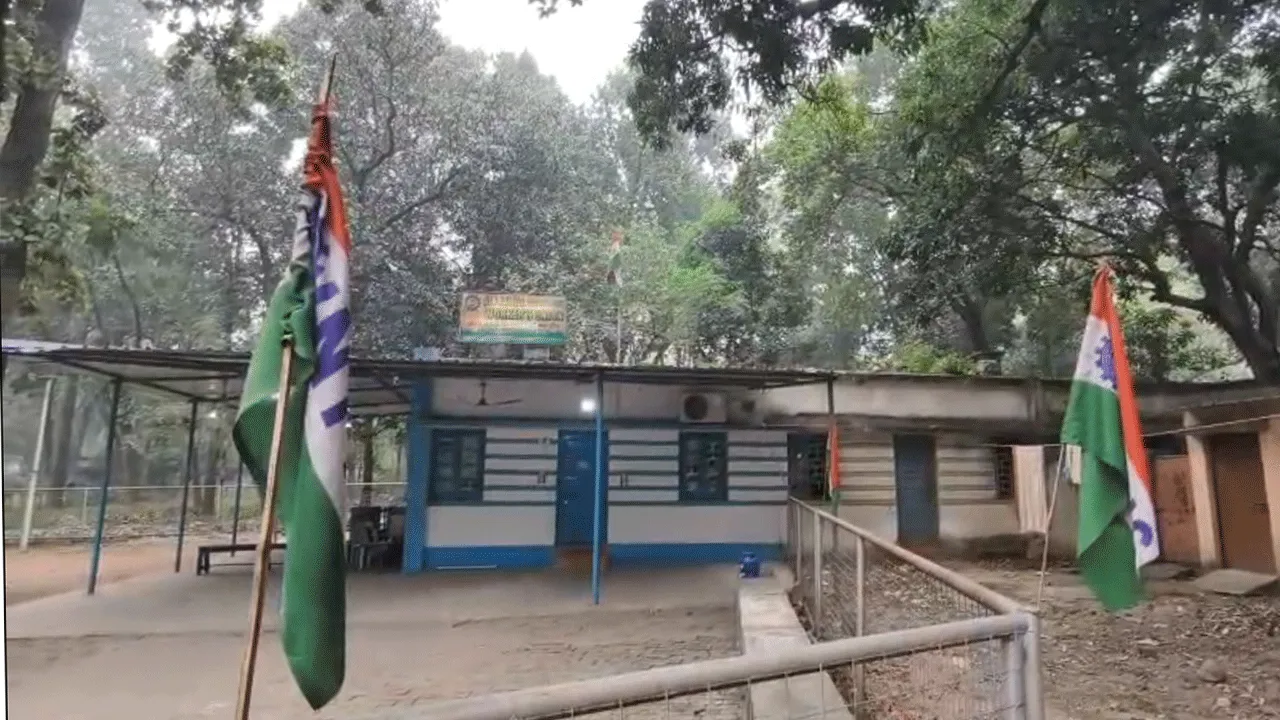 শ্রমিক নিয়োগকে ঘিরে তৃণমূলের দুই প্রাক্তন কাউন্সিলরের দ্বন্দ্ব ঘিরে ধুন্ধুমার দুর্গাপুরে