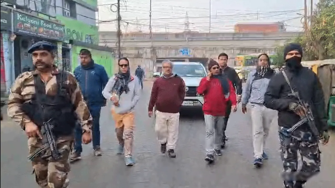 দুর্গাপুরে ‘চায়ে-পে-চর্চা’ থেকে মুখ্যমন্ত্রীকে গ্রেফতারের দাবি দিলীপ ঘোষের