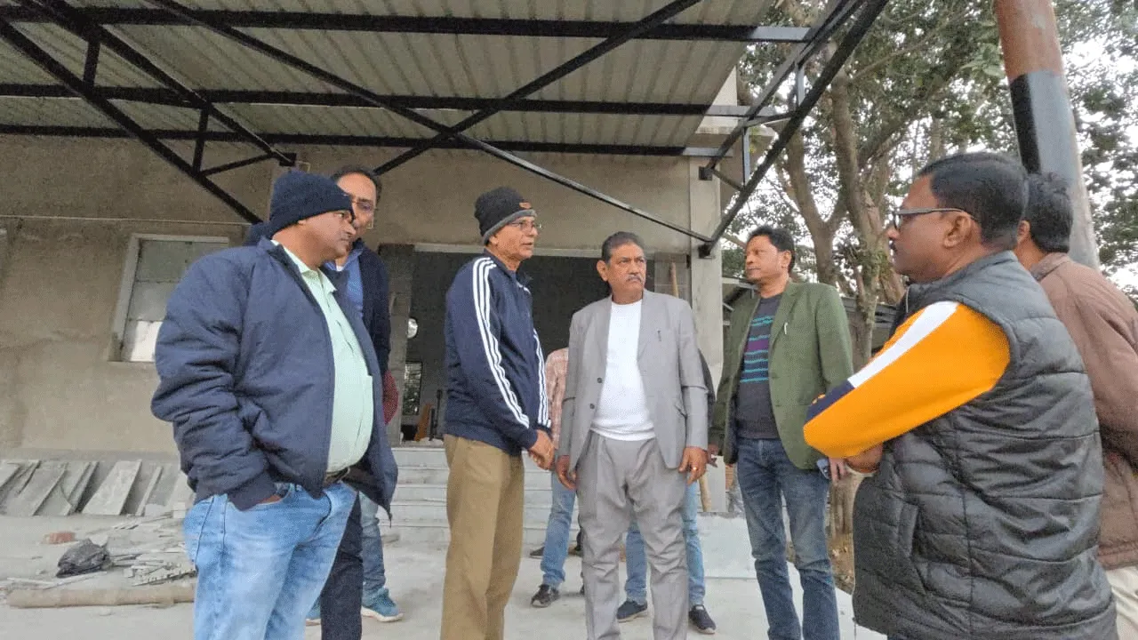 বৈদ্যুতিক চুল্লির কাজ পরিদর্শনে বিধায়ক