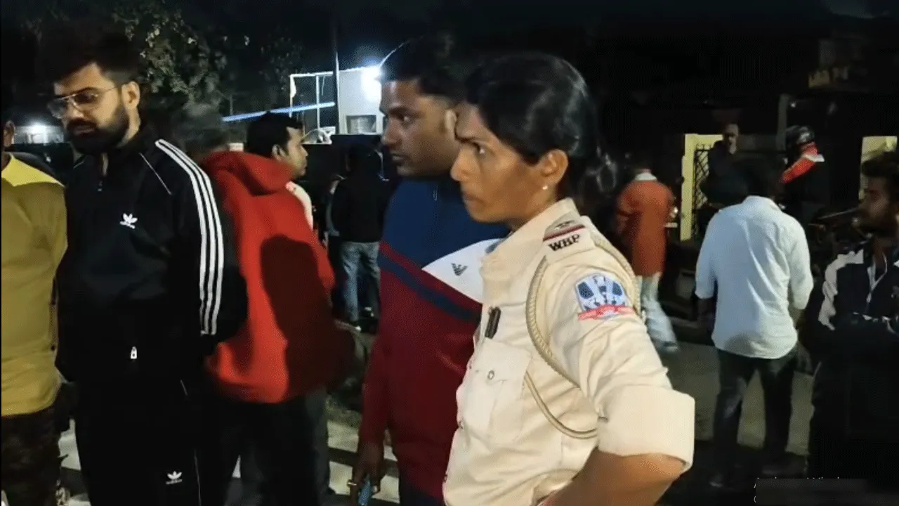 দুর্গাপুরে বিজেপি নেত্রীর বাড়িতে বোমাবাজি
