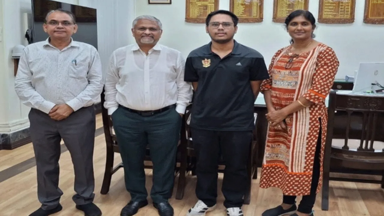 ভারতের নবীনতম “গ্র্যান্ডমাস্টার” হিসেবে স্বীকৃতি পেলেন পূর্ব রেল কর্মী আরণ্যক ঘোষ