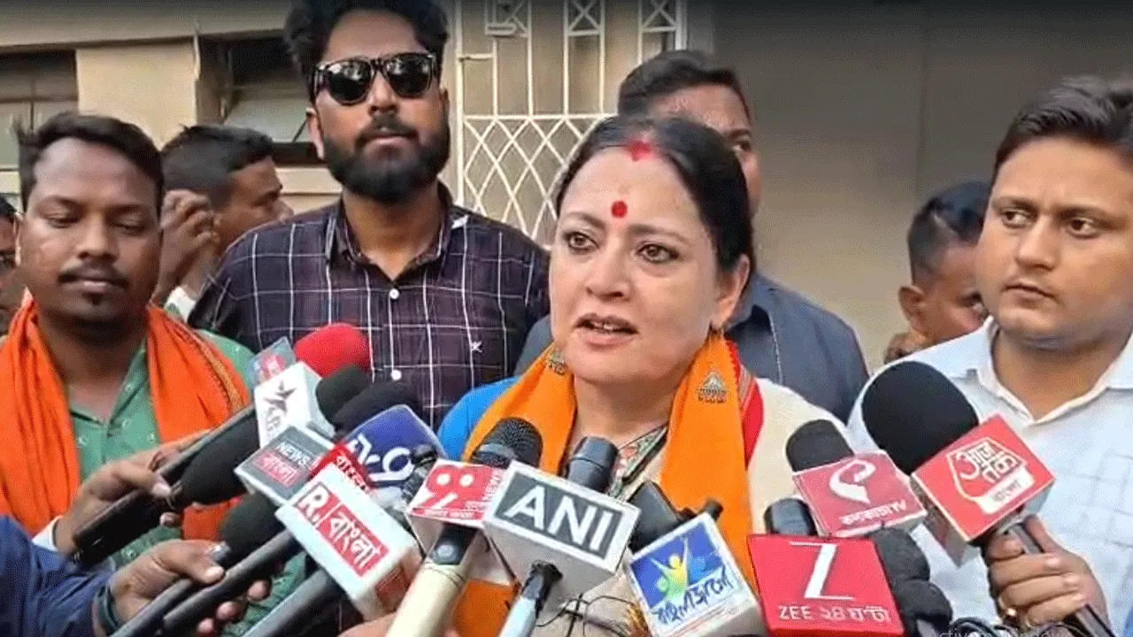 বেআইনি পার্কিং রুখতে কড়া অবস্থান মন্ত্রীর, আসানসোল সহ ৪ শহর হবে স্মার্ট সিটি