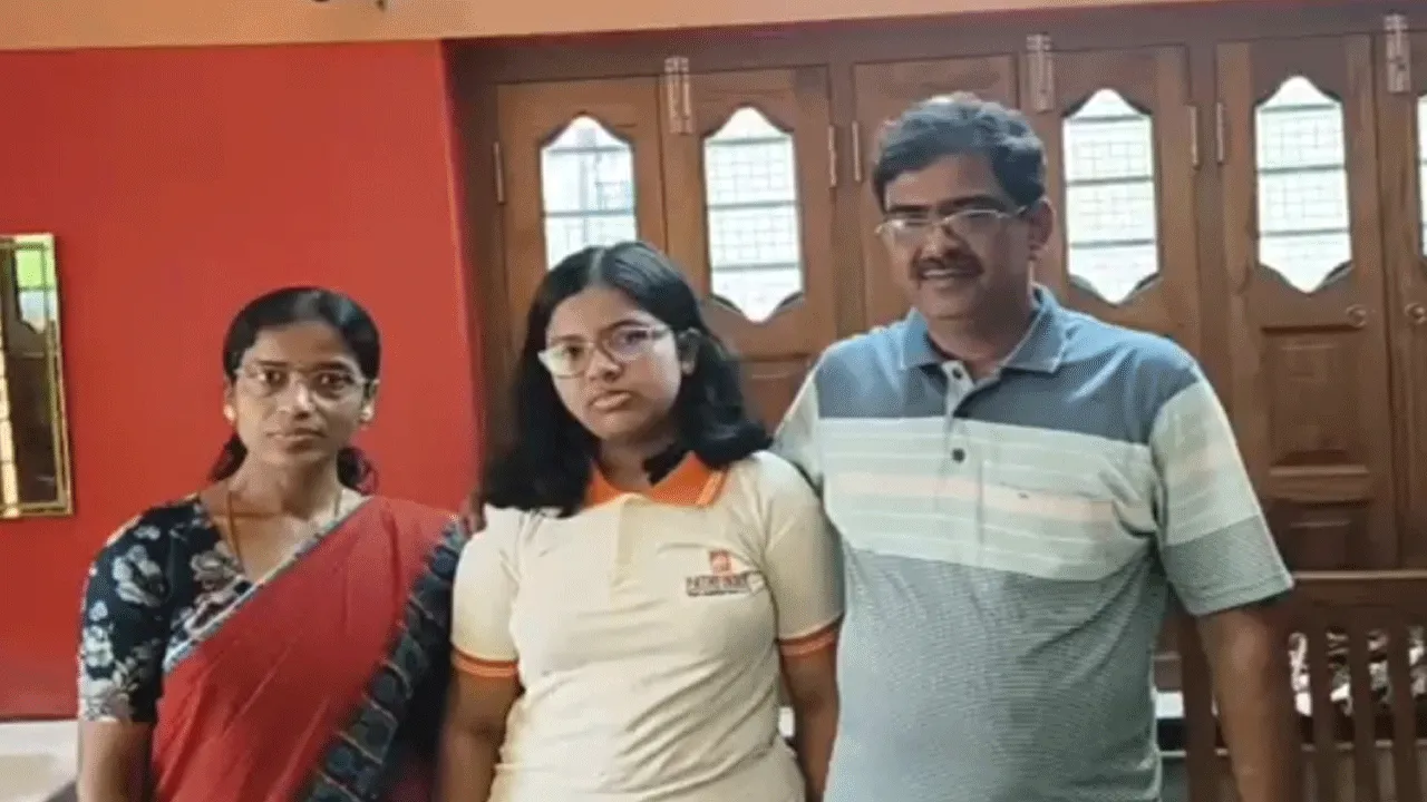 মাধ্যমিকের মেধা তালিকায় হুগলীর দাপট