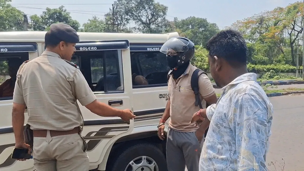 ভুয়ো অনলাইন পেমেন্টে প্রতারণা, ধৃত যুবক