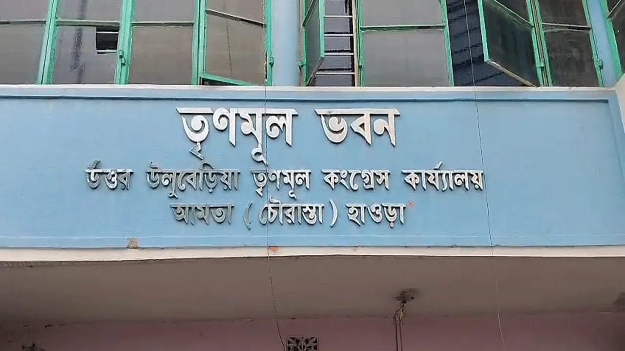 তৃণমূল কার্যালয় থেকে উদ্ধার বিপুল ত্রাণ সামগ্রী, তুঙ্গে বিতর্ক​